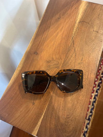 Some Tortoiseshell Glam Sunglasses 276