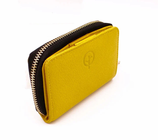 Second Nature Leather Medium Coin & Card Wallet C011