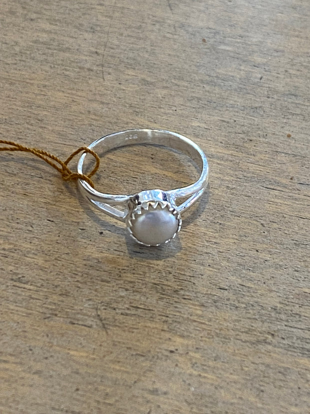 Some Sterling Silver Pearl Ring X21