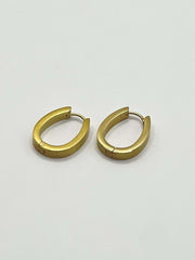 Some Gold Coloured Oval Hoop Earrings 449