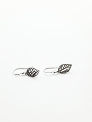 Some Sterling Little Leaf Earrings 542