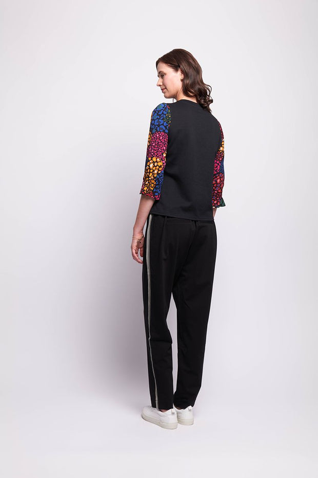 Memo Gathered Sleeve Top in Roar / Black TP14349