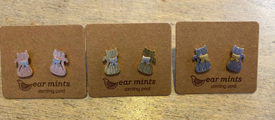 Ear Mints Two Tone Cat Post Earrings 2421