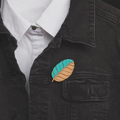 Natty Taupata Leaf Brooch J15