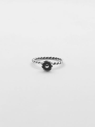 Some Sterling Silver Tiny Flower and Rope Ring 084