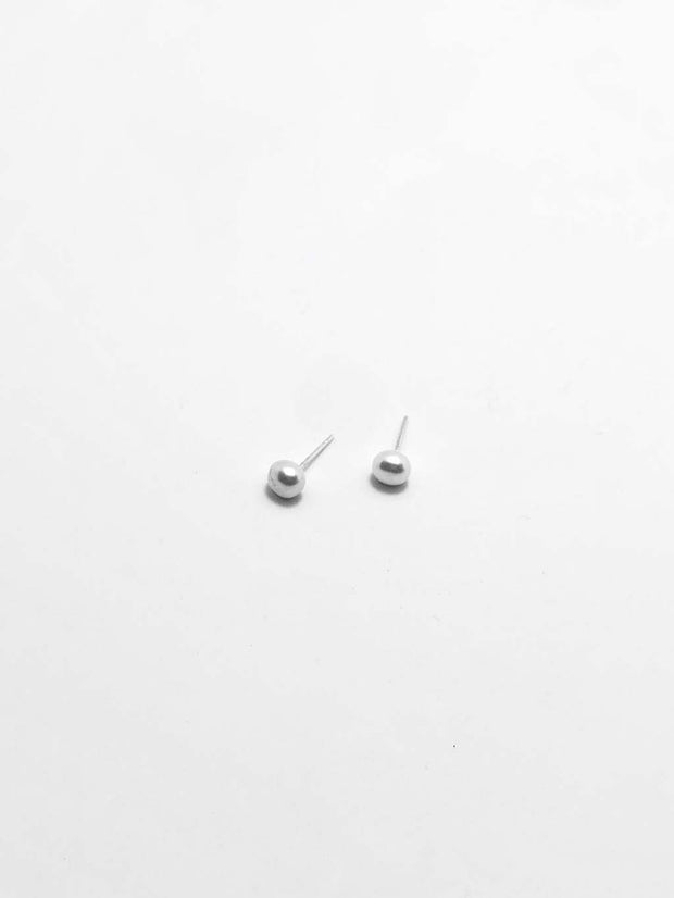 Some Sterling Silver Pearl Studs 115