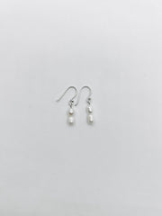Some Sterling Silver Two Pearls On A Hook Earrings 362