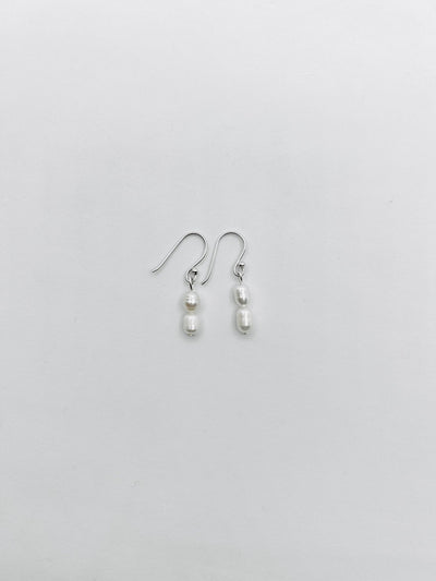 Some Sterling Silver Two Pearls On A Hook Earrings 362