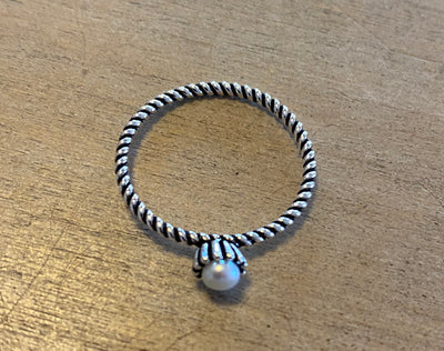 Some Sterling Silver Rope Pearl Ring 025