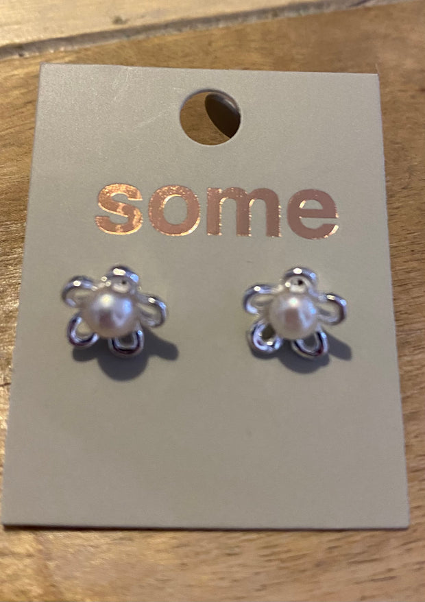 Some Sterling Silver Daisy With Pearl Earrings  436